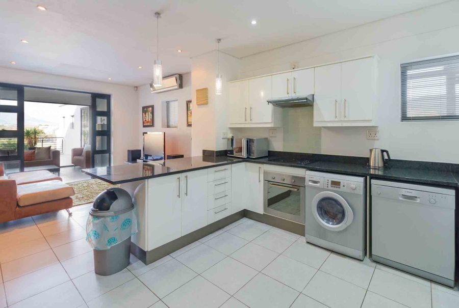 To Let 2 Bedroom Property for Rent in Dennesig Western Cape